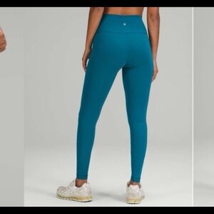 NWOT Lululemon Wunder Train High-Rise Tight 28" in Capri